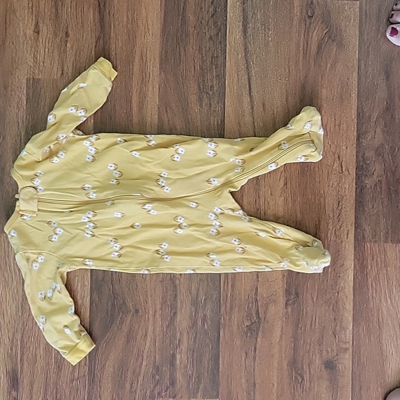 8 0-3 M sleepers. - Picture 6 of 9